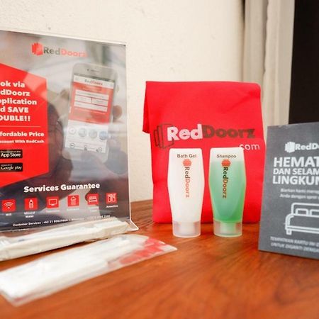 הוסטל באלי Reddoorz @ Jalan Raya Semat Canggu מראה חיצוני תמונה