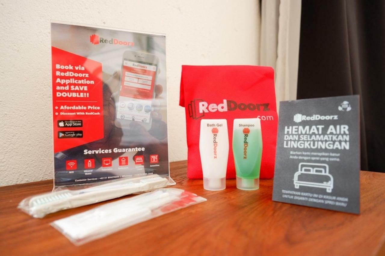 הוסטל באלי Reddoorz @ Jalan Raya Semat Canggu מראה חיצוני תמונה