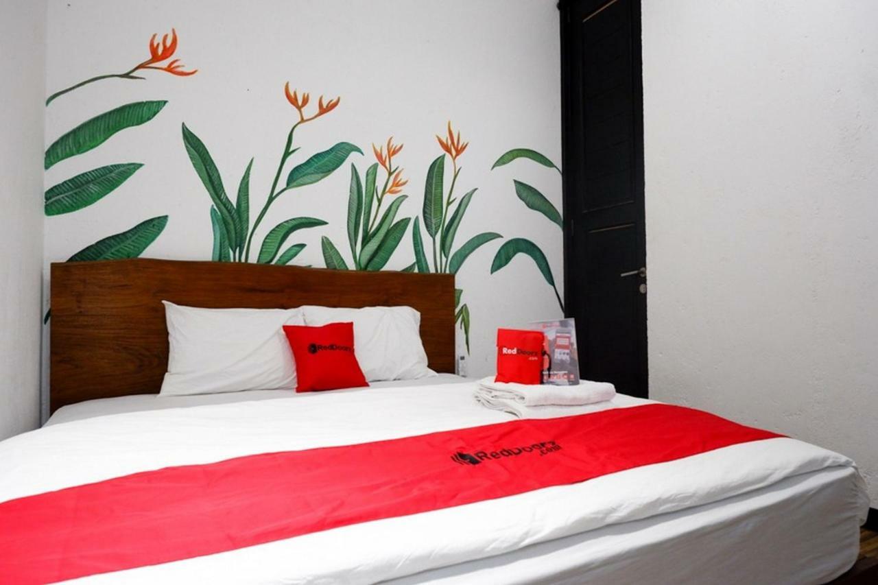 הוסטל באלי Reddoorz @ Jalan Raya Semat Canggu מראה חיצוני תמונה